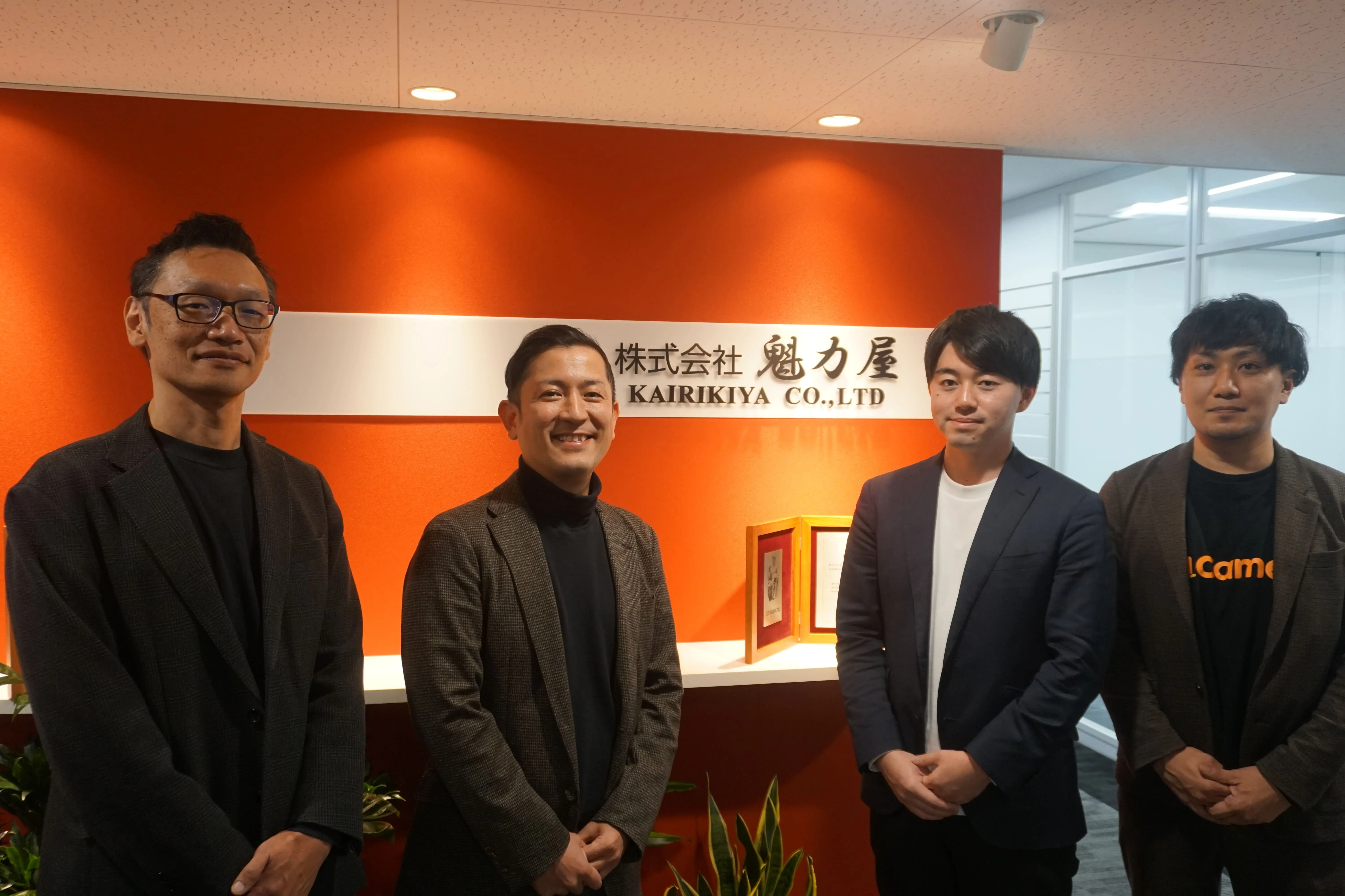 Camel導入でデリバリーに関わる店舗業務を効率化 ─ “店長力”強化を実現し、上場後の店舗展開を支える魁力屋のDX戦略